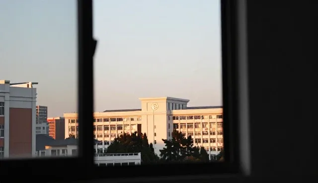 网站建设选型时如何避免踩坑?